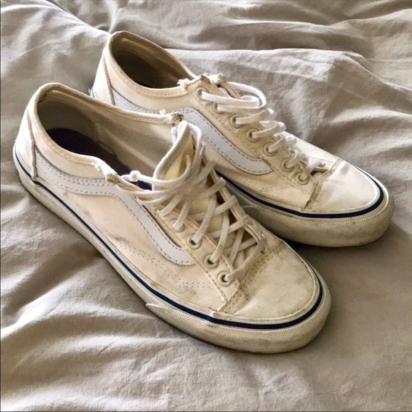 white vans blue line
